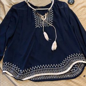 Women’s navy ivory boho top